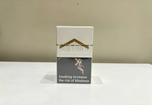 f4c7eac23a6ce74520f190488b759d3ee5cb5a1a9d22bcd879ea7537ae1d5c0b.png Marlboro White Black 20s Cigarettes x 10 Packs /1 Carton